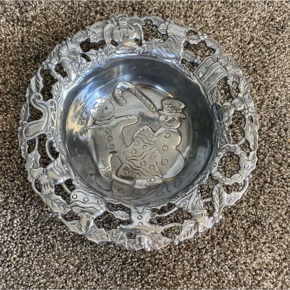 Thick Molded Aluminum Christmas Bowl / Christmas Bowl with Snowman - Picture 4 of 9